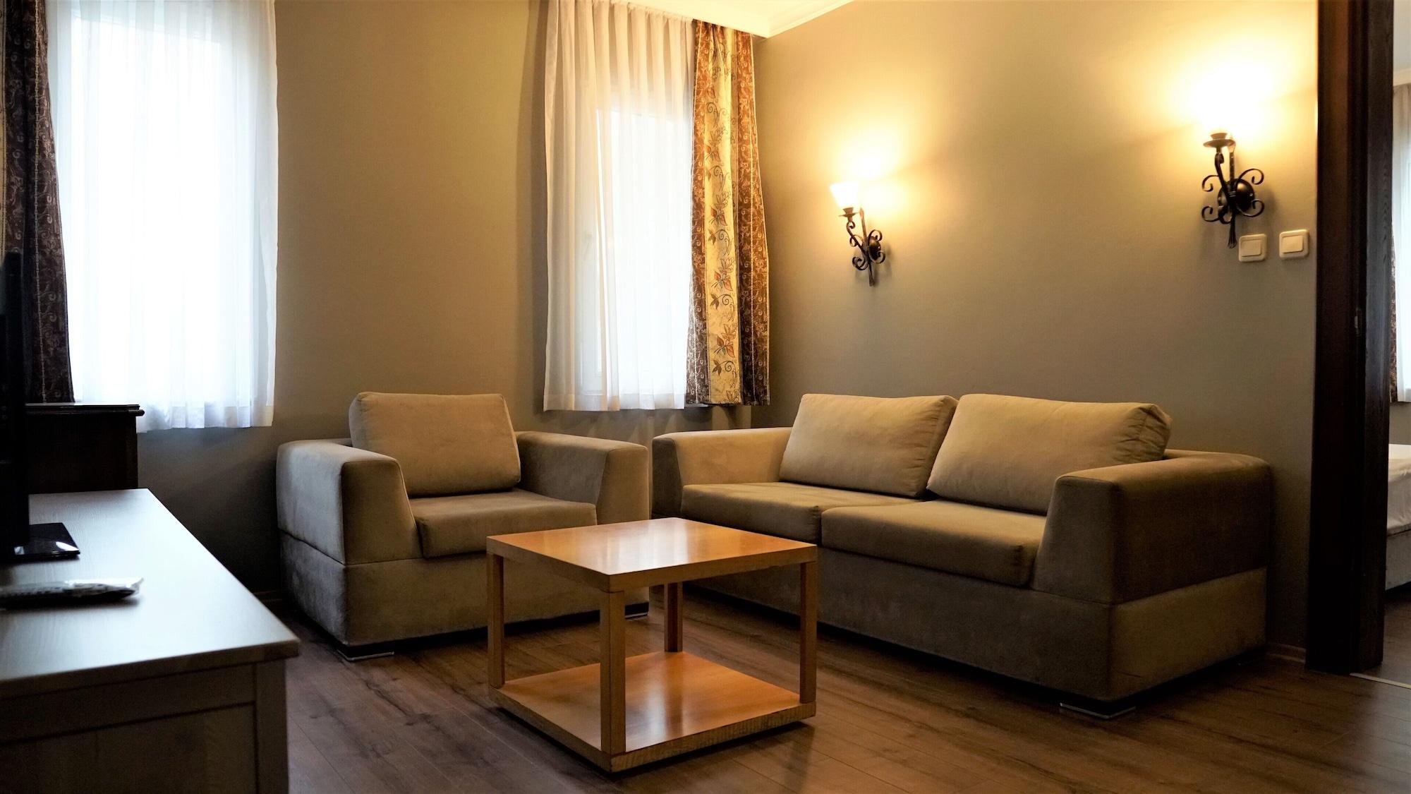 Montania Town Hotel 무단야 외부 사진