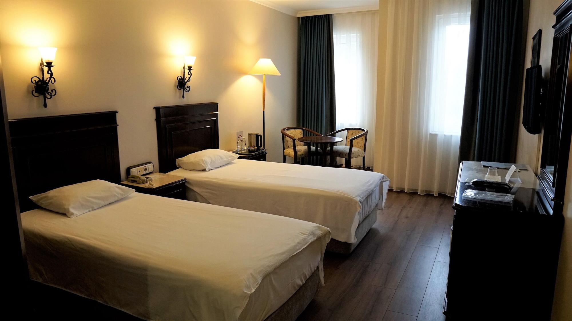 Montania Town Hotel 무단야 외부 사진