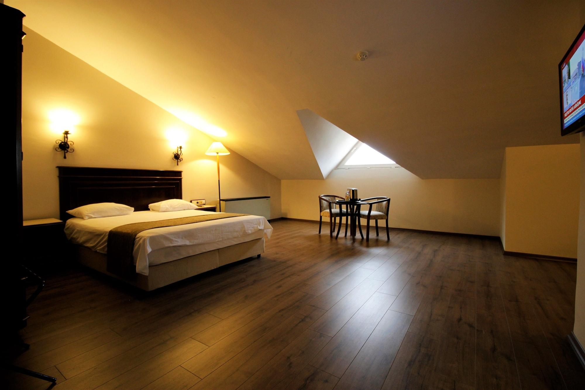 Montania Town Hotel 무단야 외부 사진