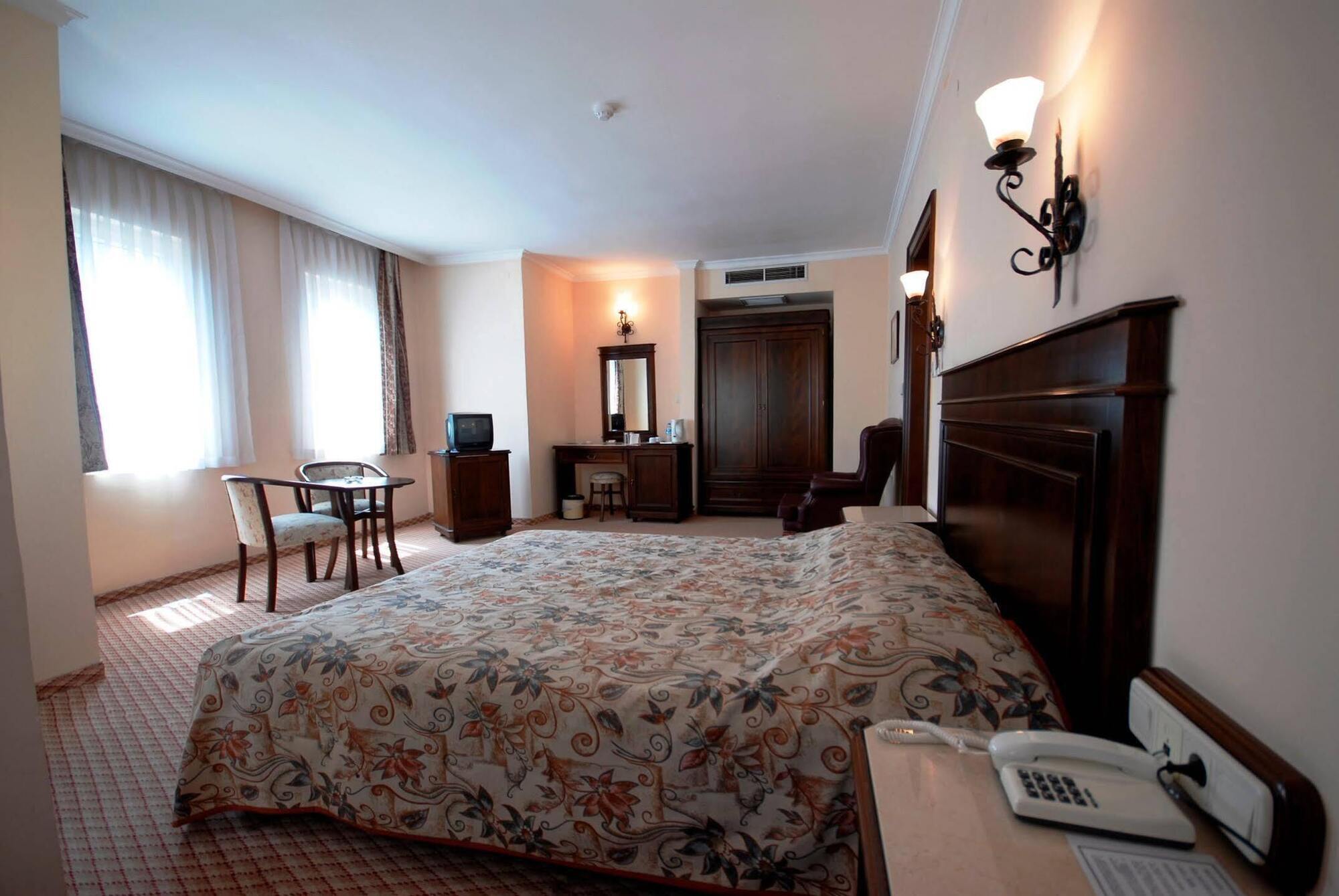 Montania Town Hotel 무단야 외부 사진
